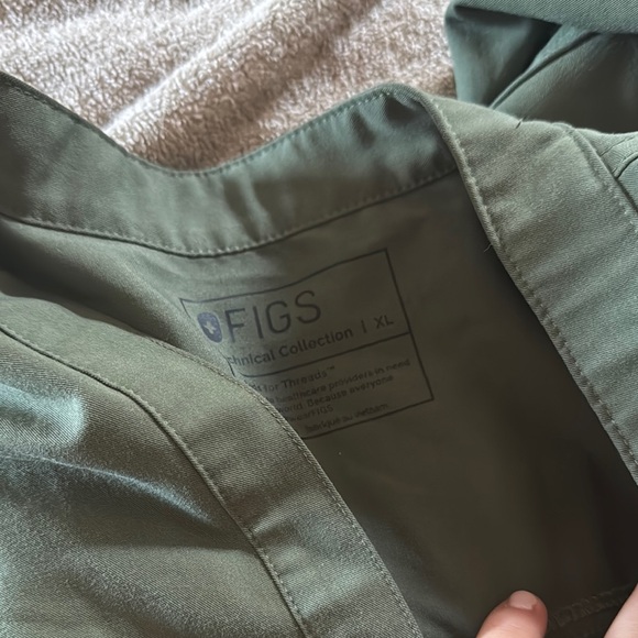 Figs Scrub Set - Picture 3 of 3